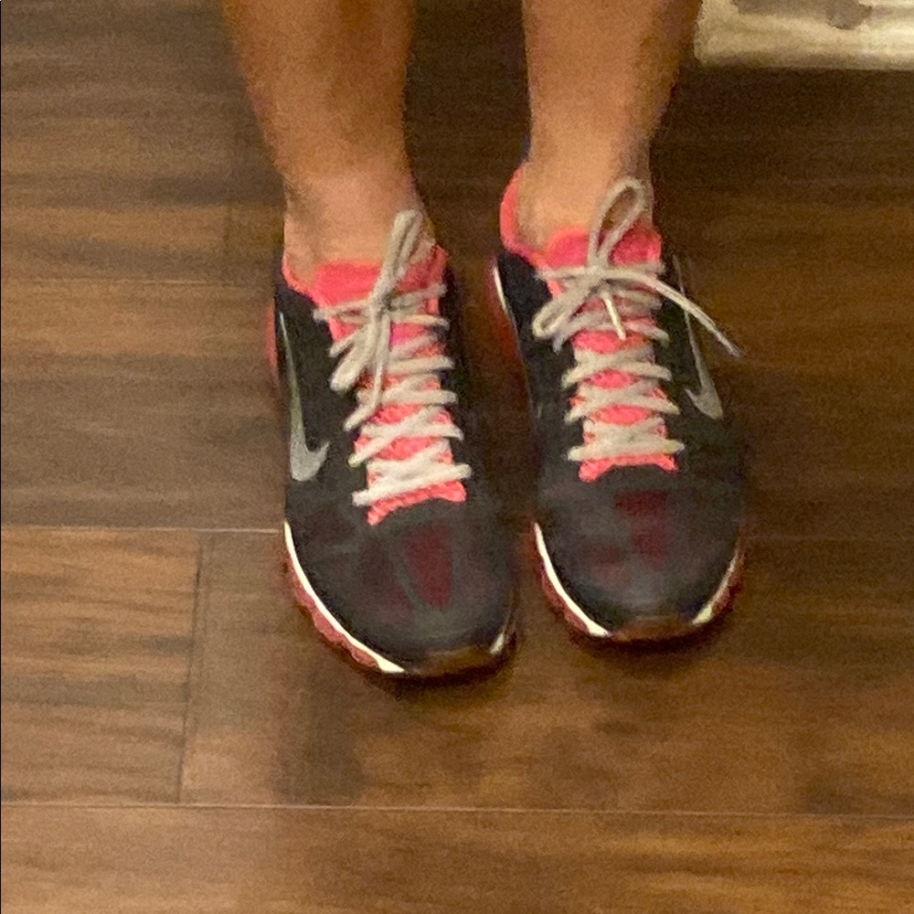 Nike AirMax 2010 Women's Running Sneakers